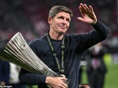 „Crystal Palace je tam, kde by mal byť“: Oliver Glasner posiela posledný odkaz fanúšikom po emotívnom triumfe v Conference League – keď sa Adam Wharton a spol. pripravujú na obrovské oslavy Oliver Glasner priznal, že je ťažké akceptovať, že toto leto opúšťa Crystal Palace
