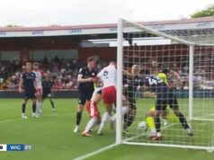 „Duchovský gól“ League One?: Fanúšikovia tvrdia, že 92-minútový víťaz Stevenage, ktorý ich poslal do play-off, NEPREŠLIČIL hranicu, pretože hviezda Lutonu odpálila „šokujúce“ rozhodnutie vo vymazanom príspevku po tom, čo strana Jacka Wilshera vynechala Prekročil víťaz Stevenage hranicu? Fanúšikovia to nazývajú „gólom duchov“ League One