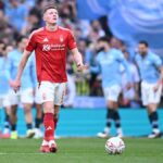 Erling Haaland z Manchestru City spolupracuje s Elliotom Andersonom z Nottingham Forest