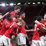 Hviezdy Manchestru United oslavujú v semifinálovom zápase mládežníckeho pohára víťazstvo nad Crystal Palace