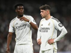 „Prehnitý Real Madrid to musí roztrhať a začať odznova“: Expert na La Ligu Guillem Balague sa pozerá dopredu na výbušné El Clasico v Barcelone, ktoré by mohlo byť pre Galacticos modriny Aurelien Tchouameni a Federico Valverde tento týždeň praskli na tréningovom ihrisku