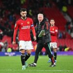 Bývalý asistent trénera Manchestru United Steve McClaren (vpravo) podrobne popísal spor s Brunom Fernandesom (vľavo).