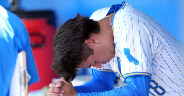 1. národný baseball UCLA vyradený Saint Mary's
