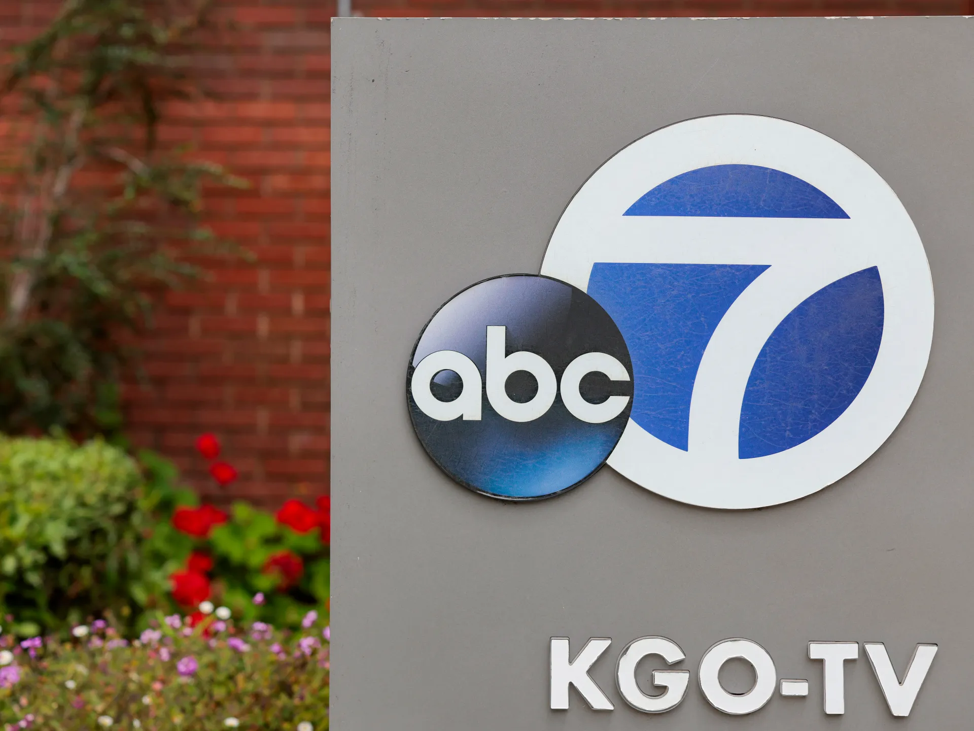 ABC sa „bráni“ a nalieha na americkú verejnosť, aby bránila stanice pod kontrolou FCC | MediaNews