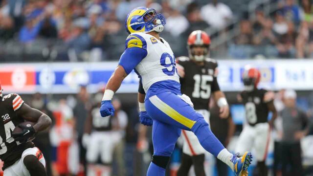 Aaron Donald hovorí, že flirtuje s návratom Rams na Super Bowl do SoFi

