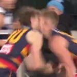 Toby Murray a debutant Hugo Hall-Kahan sa v zrážke zrazili, ale boli schopní dohrať hru.