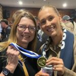 Rachel a Georgia Ploegsma (na obrázku) sú pripisované za záchranu života futbalového rozhodcu
