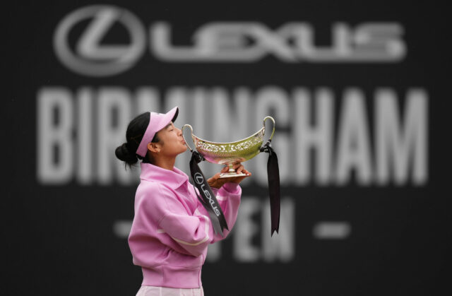 Alex Eala súprava pre Queen's Club Championships