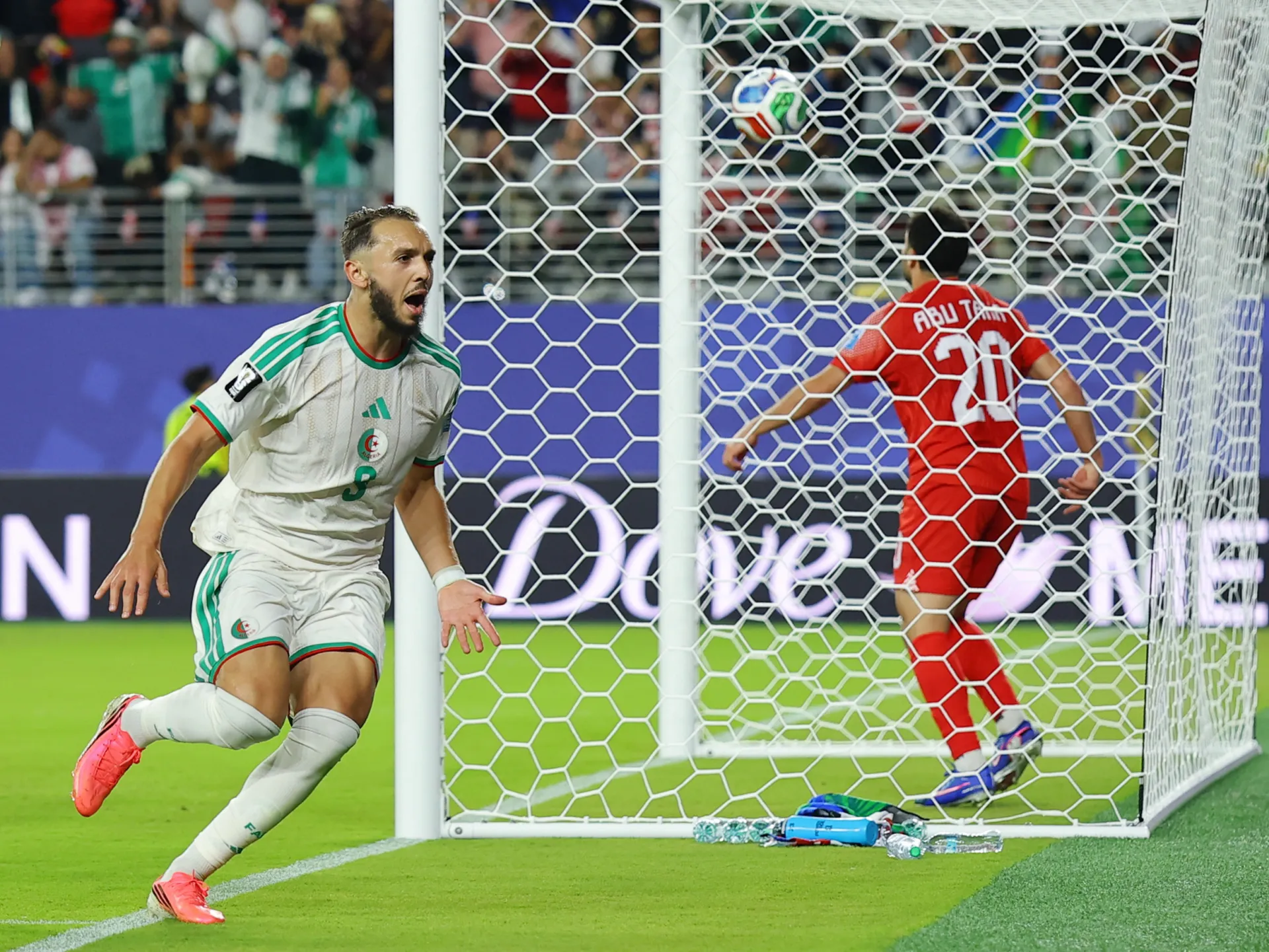 Alžírsko zozadu vyhralo 2:1 a vyradilo Jordánsko z MS | Správy o majstrovstvách sveta 2026