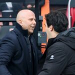 BOURNEMOUTH, ANGLICKO - 1. FEBRUÁRA: Hlavní tréneri Arne Slot z Liverpoolu s Andonim Iraolom z Bournemouthu počas zápasu Premier League medzi AFC Bournemouth a Liverpool FC na Vitality Stadium 1. februára 2025 v anglickom Bournemouthe. (Foto Robin Jones - AFC Bournemouth/AFC Bournemouth cez Getty Images)