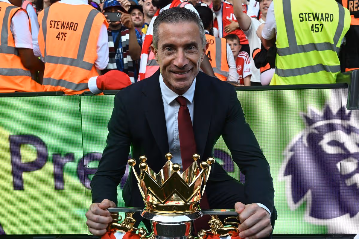 Športový riaditeľ Arsenalu Andrea Berta musí tento problém v klube riešiť v lete