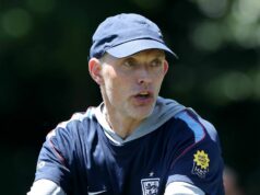 Anglicko očakávalo štart XI proti Chorvátsku, pretože Thomas Tuchel urobil veľmi riskantnú zmenu KANSAS CITY, KANSAS – 15. júna: Thomas Tuchel, manažér Anglicka, gestikuluje počas tréningu počas kempu Anglicka World Cup 2026 Camp 15. júna 2026 v Kansas City, Kansas. (Foto Eddie Keogh – The FA/The FA cez Getty Images)