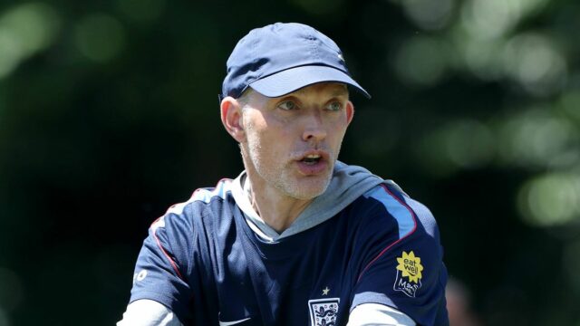 Anglicko očakávalo štart XI proti Chorvátsku, pretože Thomas Tuchel urobil KANSAS CITY, KANSAS – 15. júna: Thomas Tuchel, manažér Anglicka, gestikuluje počas tréningu počas kempu Anglicka World Cup 2026 Camp 15. júna 2026 v Kansas City, Kansas. (Foto Eddie Keogh – The FA/The FA cez Getty Images)