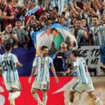 Argentína Pummels Alžírsko: Obhajoba titulu sa začína