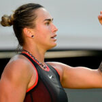 Bieloruska Aryna Sabalenková reaguje po víťazstve vo štvrťfinále dvojhry proti Češke Nikole Bartunkovej na turnaji WTA500 Berlin Tennis Open v Berlíne 19. júna 2026.