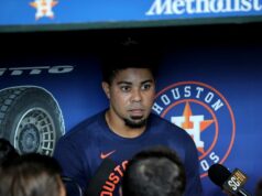 Astros v nádeji, že dostane od LaMonte Wadea Jr., sériu proti A 4. júna 2026; Houston, Texas, USA; Ľavý hráč v poli Houston Astros LaMonte Wade Jr. (31) sa pred zápasom proti Pittsburgh Pirates v Daikin Parku rozpráva s členmi médií v podzemnej garáži. Povinný kredit: Erik Williams-Imagn Images