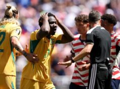 Austrálska hviezda, tréneri odpálili rozhodcu po prehre na MS 2:0 s USA Austrálska hviezda, tréneri odpálili rozhodcu po prehre na MS 2:0 s USA