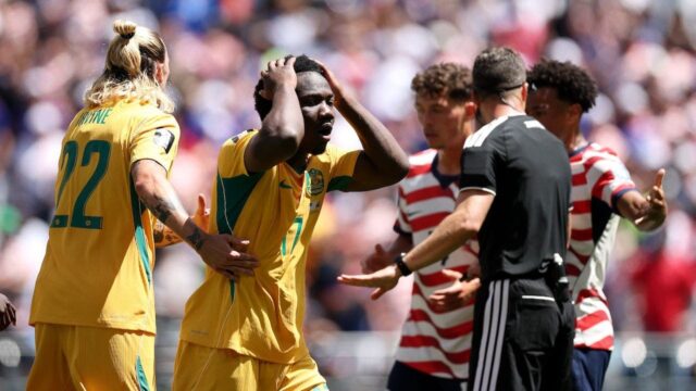 Austrálska hviezda, tréneri odpálili rozhodcu po prehre na MS 2:0 s USA
