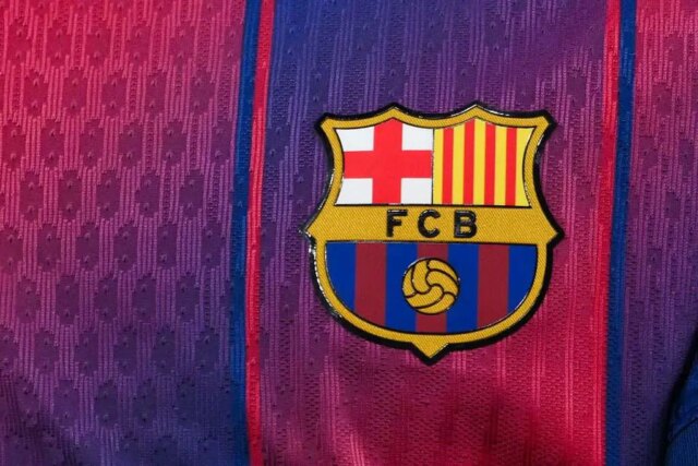 Barcelonský prestupový cieľ uprednostňuje prestup k rivalom z La Ligy
