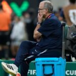 Bielsa sa lúči s Majstrovstvami sveta, keď sa za Uruguajom proti Španielsku zostupuje červená hmla