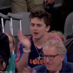 Herec Timothee Chalamet sa vybral do San Antonia na zápas 1 finále NBA