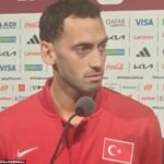 Hakan Calhanoglu trval na tom, že Turecko dominovalo napriek prehre 2:0 a odmietlo ustúpiť od predzápasových tvrdení o prevahe