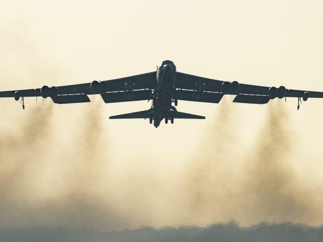 Bombardér amerického letectva B-52 havaroval po štarte na leteckej základni Bombardér amerického letectva B-52 havaroval po štarte na leteckej základni Edwards | Správy