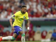 Brazílčan Neymar bude pokračovať v príprave na majstrovstvá sveta po tom, čo magnetická rezonancia ukazuje „pokrok“ 24. novembra 2022; Lusail, Katar; Brazílsky útočník Neymar (10) kope loptu proti Srbsku počas druhého polčasu v zápase skupinovej fázy počas majstrovstiev sveta 2022 na štadióne Lusail. Povinný kredit: Yukihito Taguchi-Imagn Images