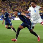 Brazílčan Raphinha (noha) odchádza zo zápasu proti Haiti