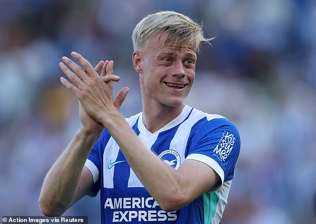Brighton odmietol druhú ponuku Tottenhamu za 70 miliónov libier Jana Druhá ponuka Tottenhamu za obrancu Brightonu Jana Paula van Heckeho bola ignorovaná