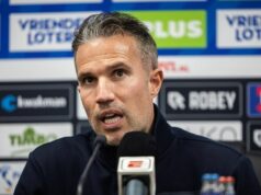 Bývalá hviezda Arsenalu brutálne vyhodila po druhom umiestnení, keď klub začal konať Robin van Persie