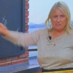 Analýza Emmy Hayesovej na tabuli