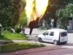 CCTV zachytáva moment smrtiaceho úderu na Záporoží na Ukrajine | Rusko-ukrajinská vojna CCTV zachytáva moment smrtiaceho úderu na Záporoží na Ukrajine | Rusko-ukrajinská vojna