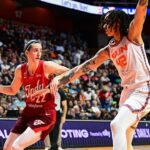 Caitlin Clark skórovala 25, keď Fever porazila Sun a zlepšila tak pohárový rekord na 4-1
