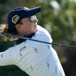 Polly Macková z Berlína v Nemecku odpáli na 2. jamke vo štvrtok 6. februára počas prvého kola turnaja LPGA 2025 Founders Cup v Bradenton Country Club v Bradentone na Floride.