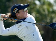 Celine Borge a Polly Mack na polceste k prvým víťazstvám na LPGA v Dow Polly Macková z Berlína v Nemecku odpáli na 2. jamke vo štvrtok 6. februára počas prvého kola turnaja LPGA 2025 Founders Cup v Bradenton Country Club v Bradentone na Floride.