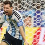 Chad Ochocinco pripúšťa, že Lionel Messi sťažuje obranu Cristiana Ronalda