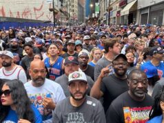 Chaos v New Yorku, keď fanúšikovia Knicks prelomia bariéry a NYPD zatvorí všetky vchody, pretože MILIONY sa snažia zahliadnuť vôbec prvý sprievod majstrovstiev NBA Milióny fanúšikov Knicks sa chystajú osláviť svojho šampióna NBA vo štvrtkovom sprievode