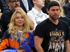 Charles Barkley sa stal virálnym pre divokú reakciu Sydney Sweeneyho na finále NBA… dni po tom, čo vyvolali krach s vtipom „Cardi D“ Sydney Sweeney sa vybral na cestu do San Antonia, aby si pozrel 5. zápas finále NBA