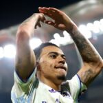 Morgan Rogers oslavuje počas zápasu Aston Villy