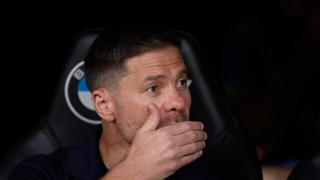 Chelsea by mohla získať odmenu za trpezlivosť pri prestupoch vo Xabi Alonso