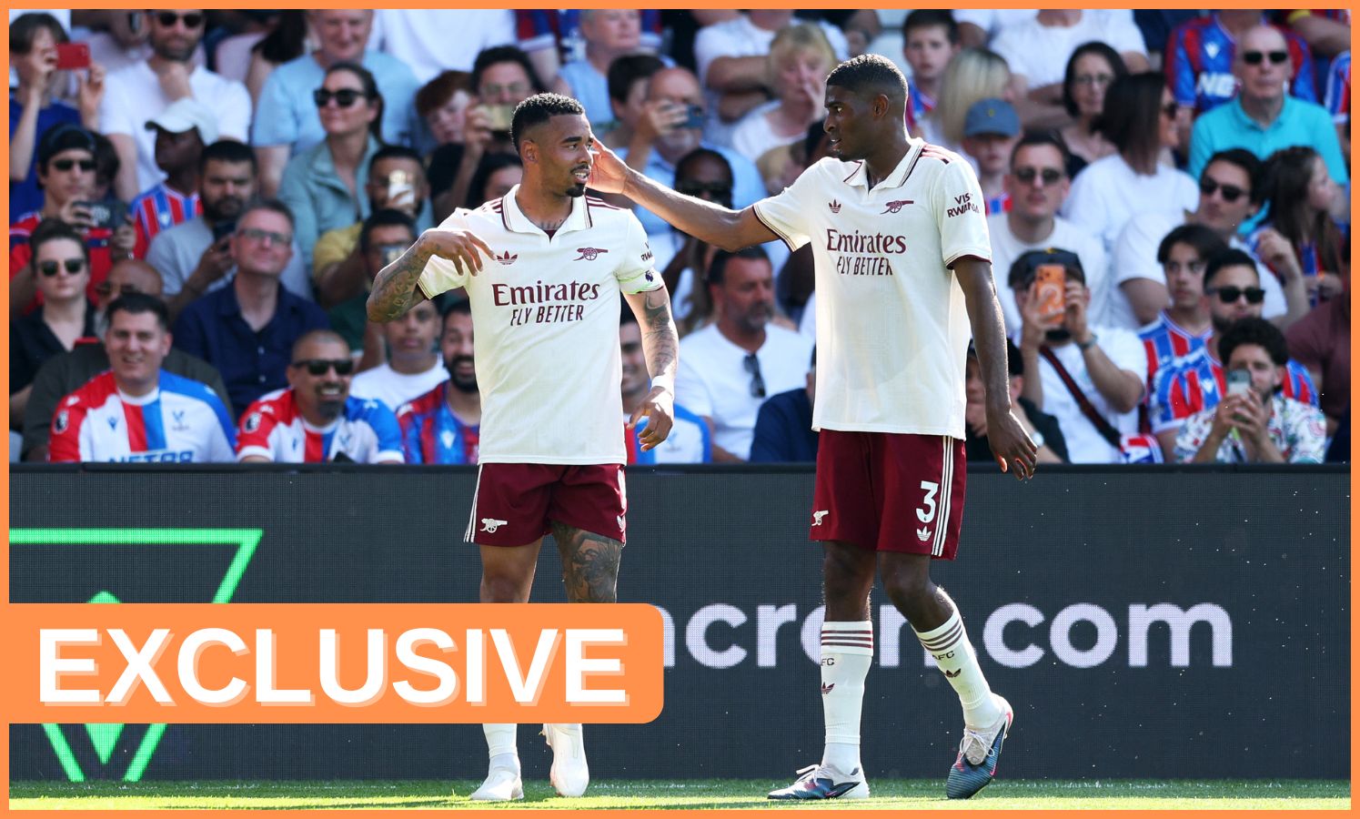 Gabriel Jesus oslavuje gól Arsenalu proti Crystal Palace