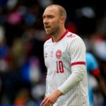 Christian Eriksen bol prevezený do nemocnice po tom, čo skolaboval v prípravnom zápase za Dánsko.