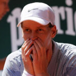 Čo robí Jannik Sinner pred Wimbledonom, aby sa pokúsil vyriešiť svoje zdravotné problémy