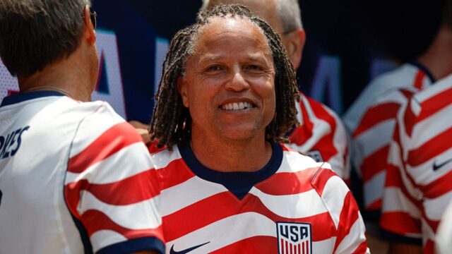 Cobi Jones hovorí tímu USMNT na MS 2026, aby prijal Cobi Jones hovorí tímu USMNT na MS 2026, aby prijal tlak domáceho publika