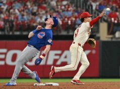 Cubs pokračujú v pátraní po prečine proti atletike 30. mája 2026; Louis, Missouri, USA; Stredový hráč Chicaga Cubs Pete Crow-Armstrong (4) reaguje na to, čo St. Louis Cardinals hodil Masyn Winn (0), aby dokončil dvojhru proti Nico Hoernerovi na Busch Stadium. Povinný kredit: Jeff Le-Imagn Images