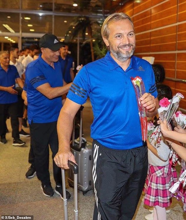 Sebastien Desabre z Konga je známy ako „florista“ – pretože ním býval