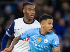 Ďalší letný prestup Tottenhamu sa „rozhodol“, keď hviezda za 60 miliónov libier konečne podpísala Savinho #26 z FC Manchester City je v akcii počas zápasu Premier League medzi Manchester City a Tottenham Hotspur na štadióne Etihad v Manchestri v Anglicku 23. novembra 2024. (Foto MI News/NurPhoto cez Getty Images)
