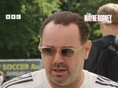Danny Dyer naráža na „smiešne“ rozhodnutie Thomasa Tuchela nepriviesť zaťa Jarroda Bowena na majstrovstvá sveta – a priznáva, že „sebavedomá“ rodina si rezervovala letenky do USA. Danny Dyer hovorí, že je „smiešne“, že jeho zať Jarrod Bowen bol vynechaný z anglického tímu – a preto sa o nich bojí.