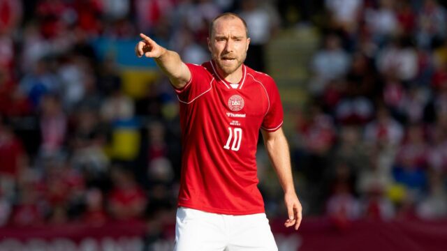 Dánsky Eriksen je v dobrej nálade po kolapse počas priateľského Dánsky Eriksen je v dobrej nálade po kolapse počas priateľského stretnutia